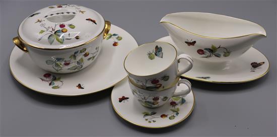 Worcester Strawberry pattern dinnerware
